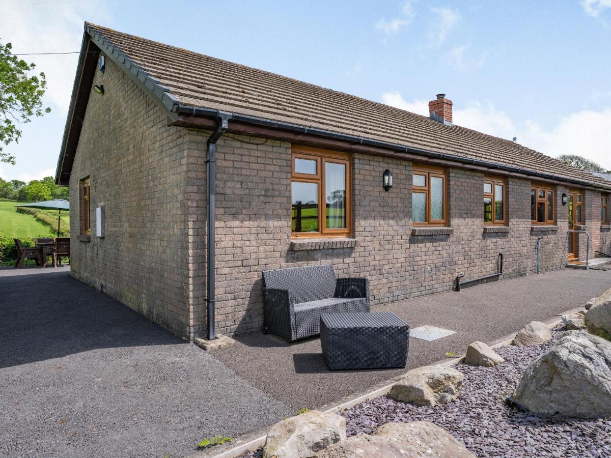 Yr Hen Ffald Llanedy Exterior foto